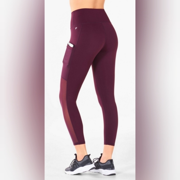 Fabletics Mila Powerhold Capri - Picture 1 of 9